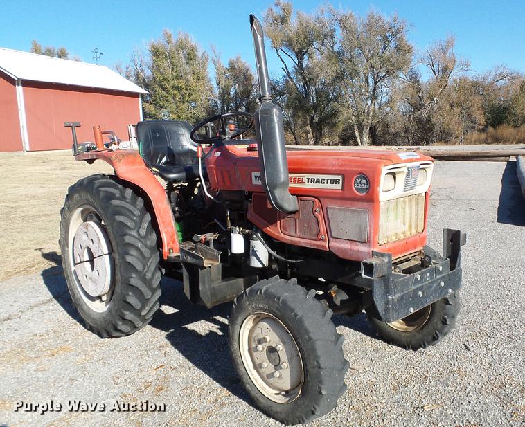 image for item DF2835 Yanmar YM226D tractor