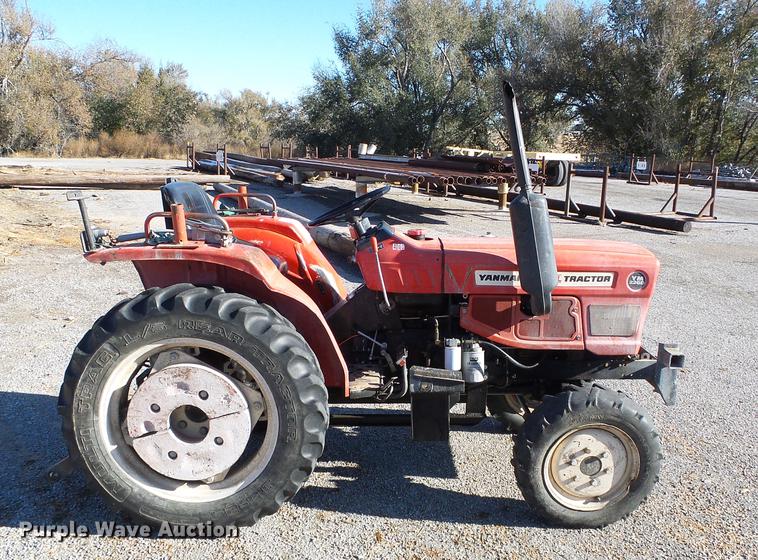 image for item DF2835 Yanmar YM226D tractor