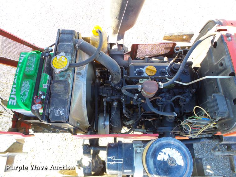 image for item DF2835 Yanmar YM226D tractor