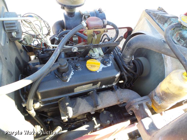 image for item DF2835 Yanmar YM226D tractor