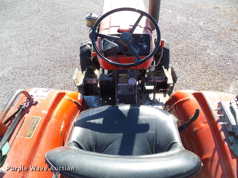 image for item DF2835 Yanmar YM226D tractor