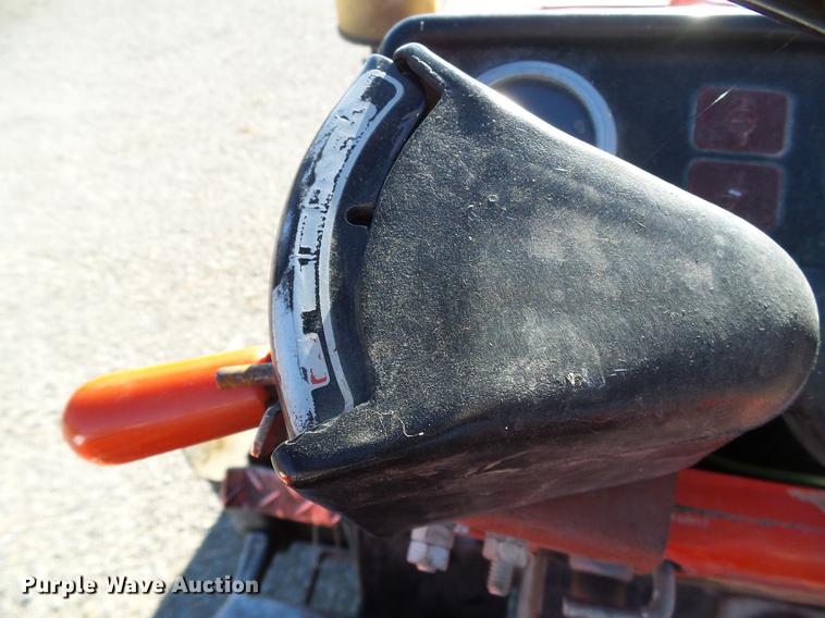 image for item DF2835 Yanmar YM226D tractor