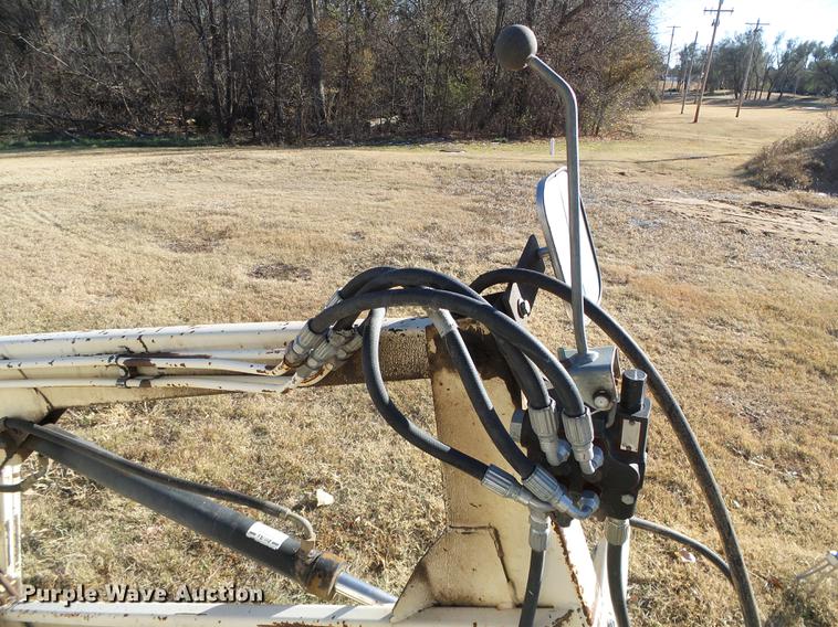 image for item DF2835 Yanmar YM226D tractor