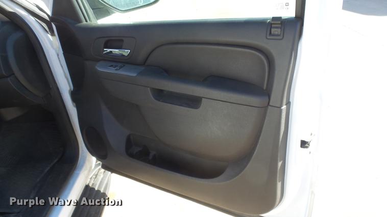 image for item DG2799 2011 Chevrolet Tahoe Police SUV