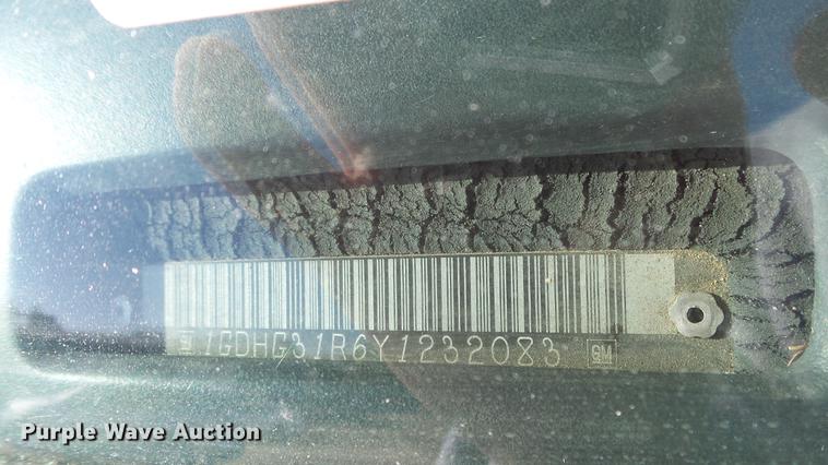 image for item DG2838 2000 GMC Savana G3500 school bus