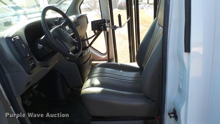 image for item DG2838 2000 GMC Savana G3500 school bus