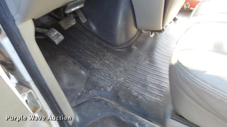 image for item DG2838 2000 GMC Savana G3500 school bus