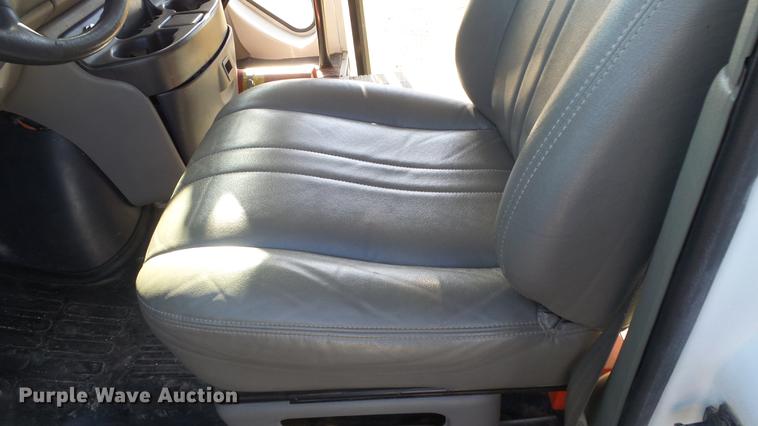 image for item DG2838 2000 GMC Savana G3500 school bus