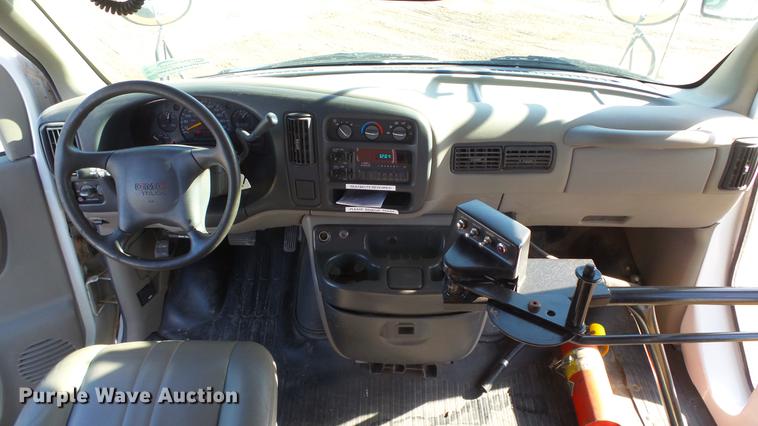 image for item DG2838 2000 GMC Savana G3500 school bus
