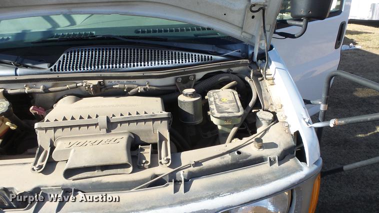 image for item DG2838 2000 GMC Savana G3500 school bus