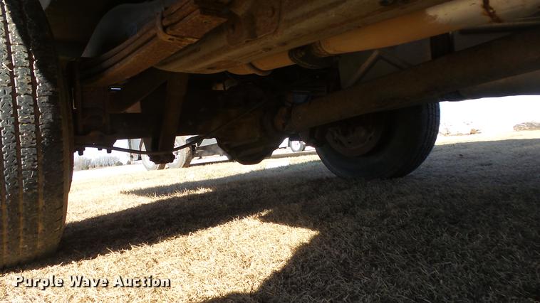 image for item DG2838 2000 GMC Savana G3500 school bus