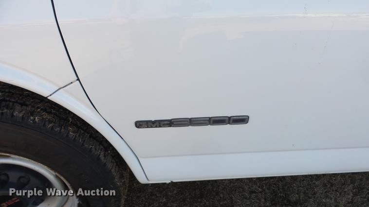 image for item DG2838 2000 GMC Savana G3500 school bus