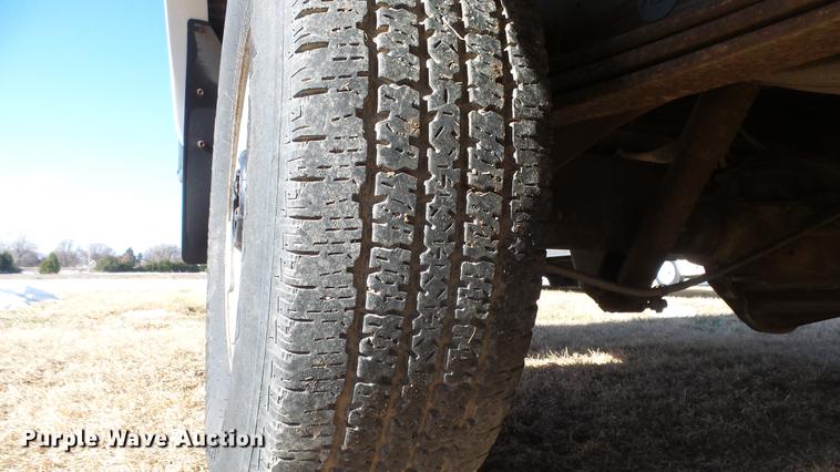 image for item DG2838 2000 GMC Savana G3500 school bus