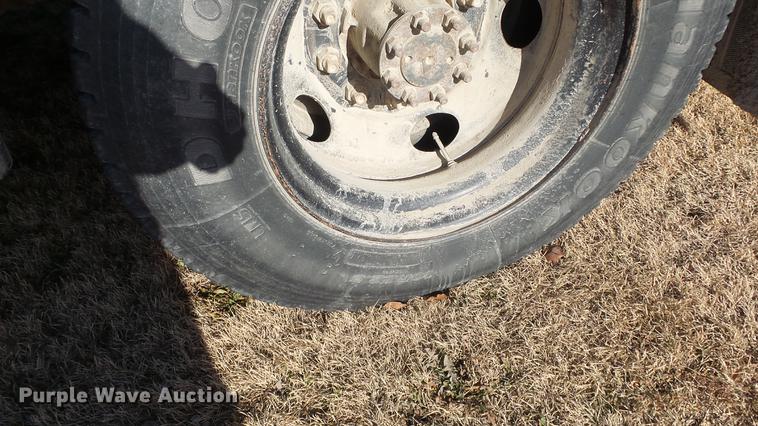 image for item DG2839 1999 Blue Bird TC2000 school bus