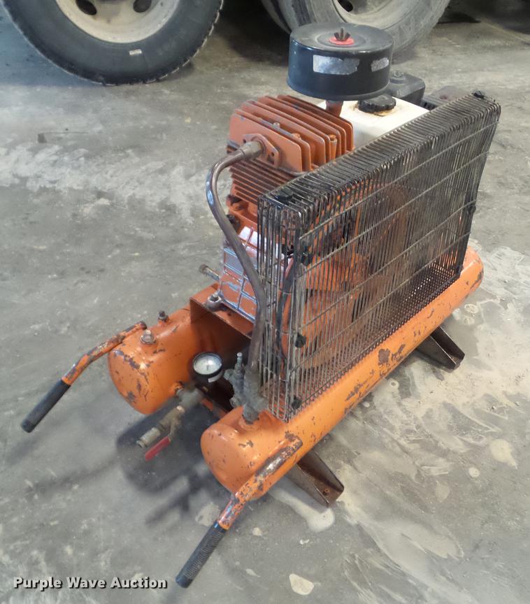 image for item DZ9493 American MH556 air compressor