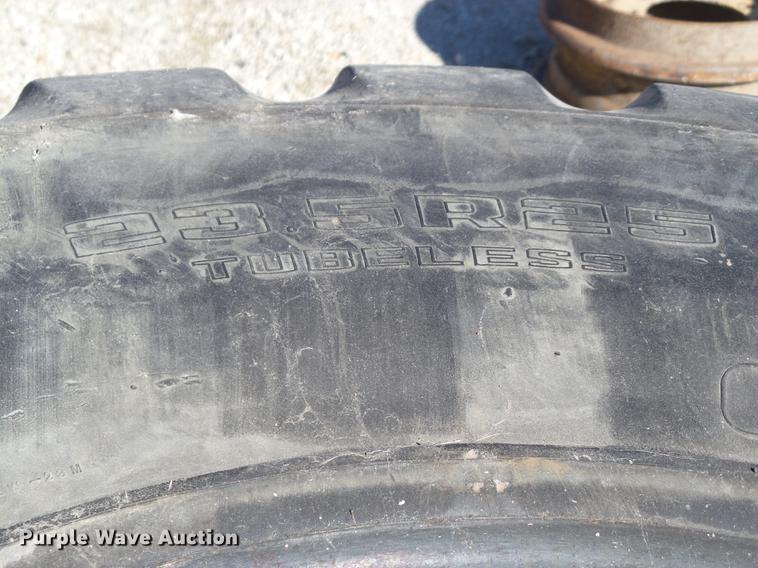 image for item DZ9495 (2) Goodyear 23.5R25 tires