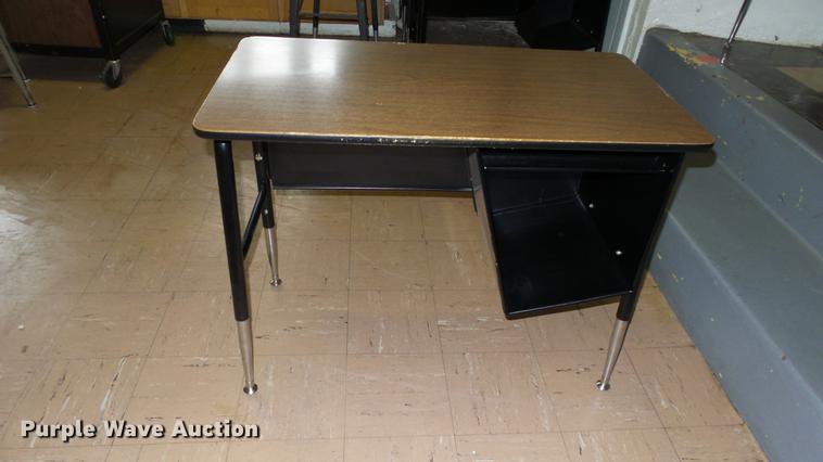 image for item EA9915 (15) desks