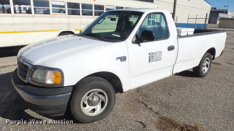 image for item EH9124 2003 Ford F150 pickup truck