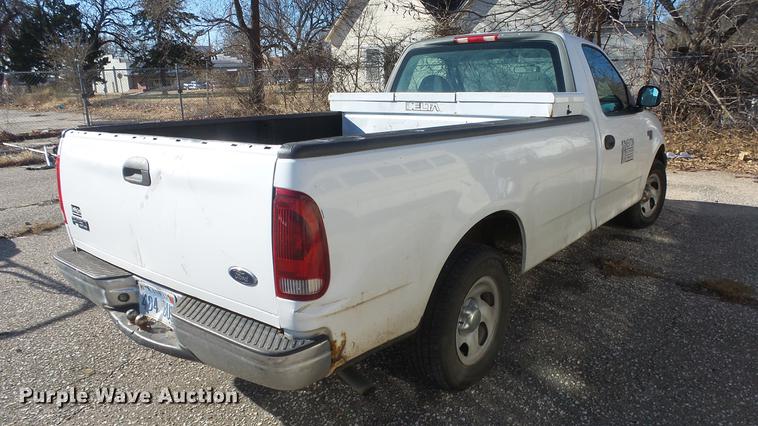 image for item EH9124 2003 Ford F150 pickup truck