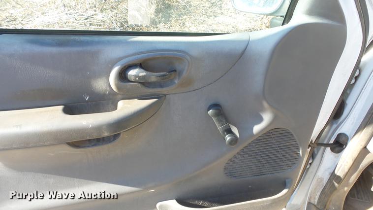 image for item EH9124 2003 Ford F150 pickup truck