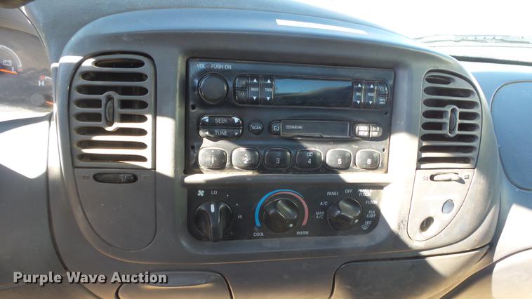 image for item EH9124 2003 Ford F150 pickup truck