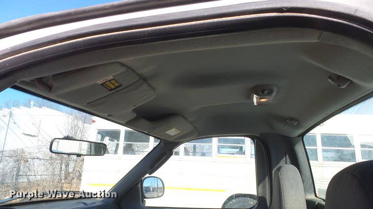 image for item EH9124 2003 Ford F150 pickup truck