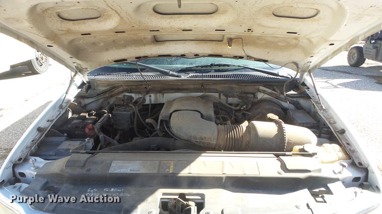 image for item EH9124 2003 Ford F150 pickup truck