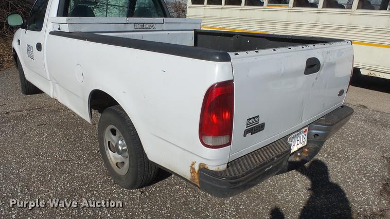 image for item EH9124 2003 Ford F150 pickup truck