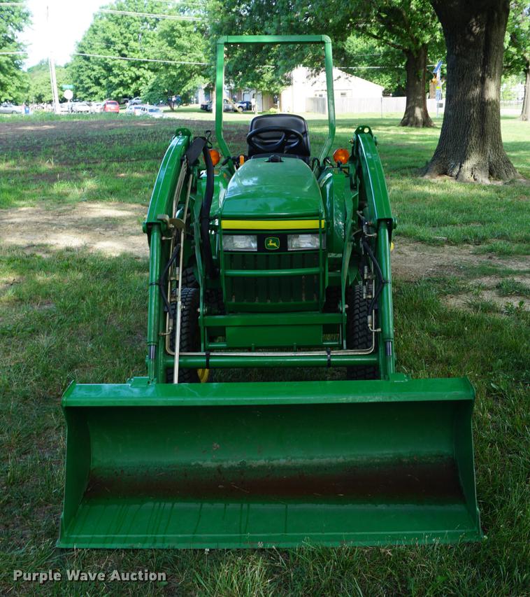 image for item EJ9488 2007 John Deere 790 tractor and finish mower