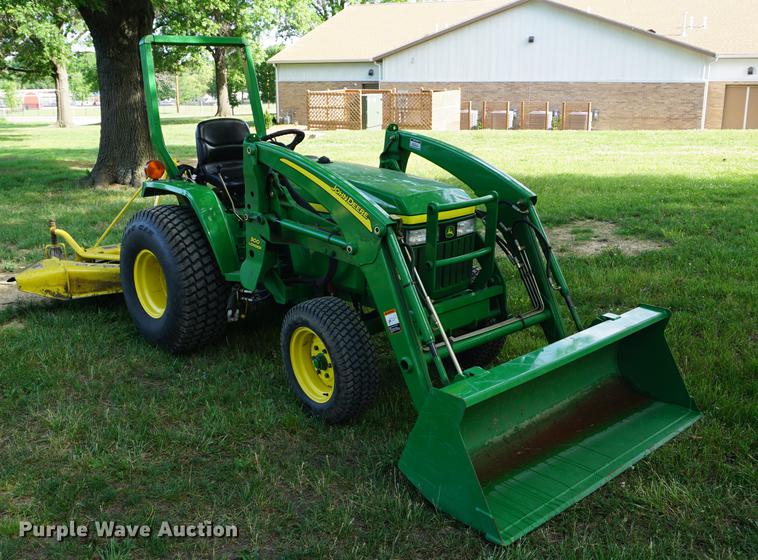 image for item EJ9488 2007 John Deere 790 tractor and finish mower