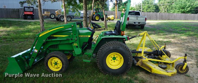 image for item EJ9488 2007 John Deere 790 tractor and finish mower