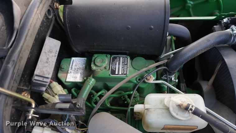 image for item EJ9488 2007 John Deere 790 tractor and finish mower