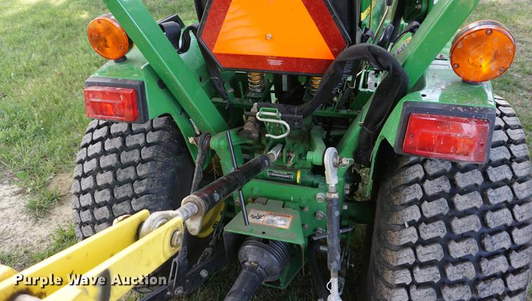 image for item EJ9488 2007 John Deere 790 tractor and finish mower