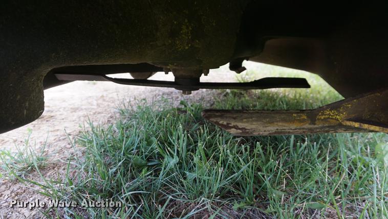 image for item EJ9488 2007 John Deere 790 tractor and finish mower