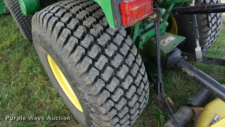 image for item EJ9488 2007 John Deere 790 tractor and finish mower