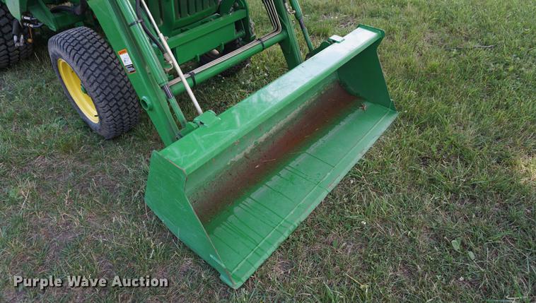 image for item EJ9488 2007 John Deere 790 tractor and finish mower