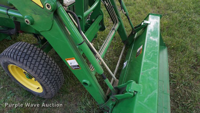 image for item EJ9488 2007 John Deere 790 tractor and finish mower