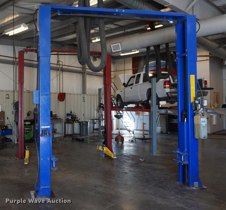 image for item EU9099 Partner TP11KAC two post automotive lift