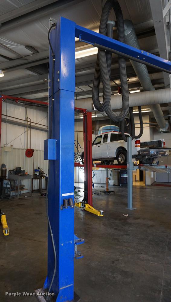 image for item EU9099 Partner TP11KAC two post automotive lift