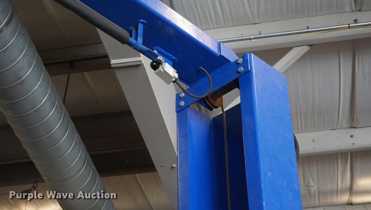 image for item EU9099 Partner TP11KAC two post automotive lift