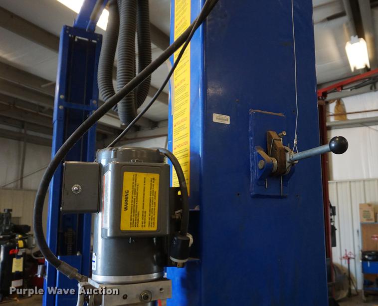 image for item EU9099 Partner TP11KAC two post automotive lift