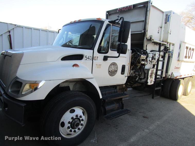 image for item EU9524 2006 International 7400 refuse truck