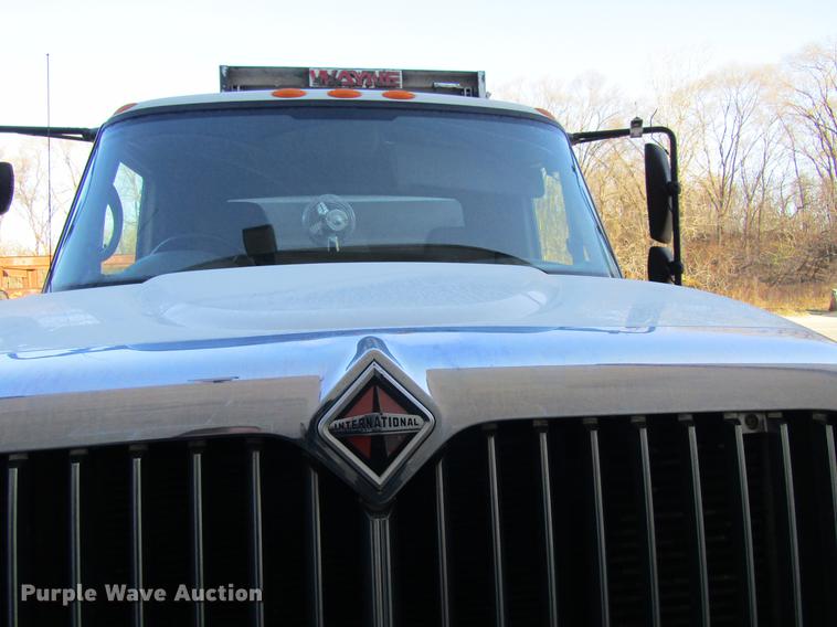 image for item EU9524 2006 International 7400 refuse truck