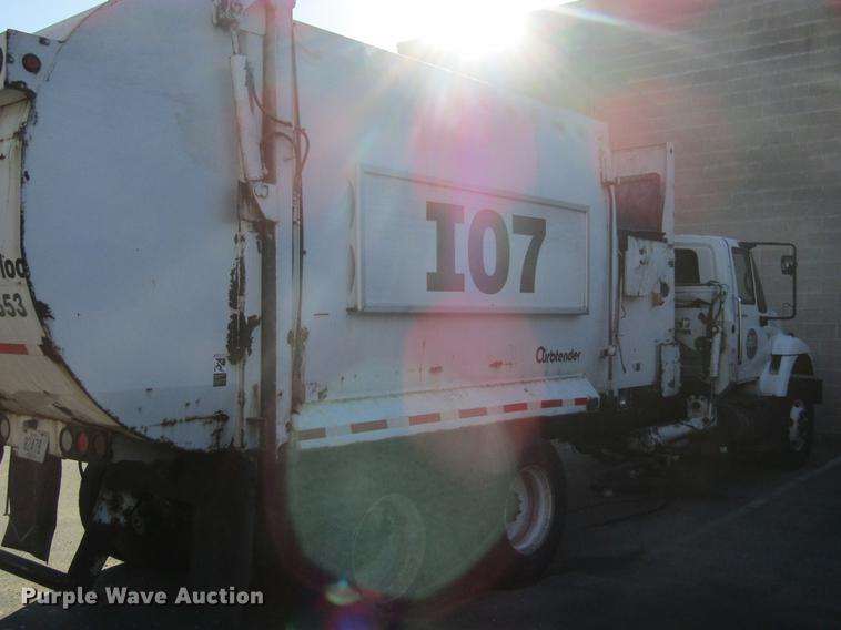 image for item EU9524 2006 International 7400 refuse truck