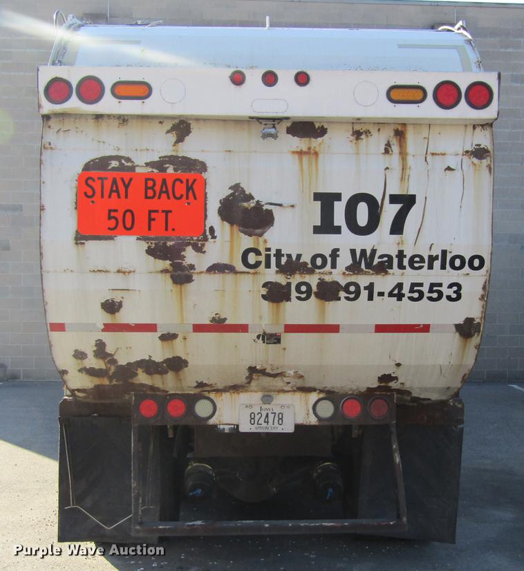 image for item EU9524 2006 International 7400 refuse truck