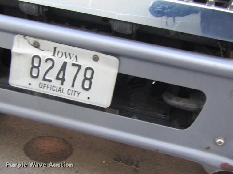 image for item EU9524 2006 International 7400 refuse truck