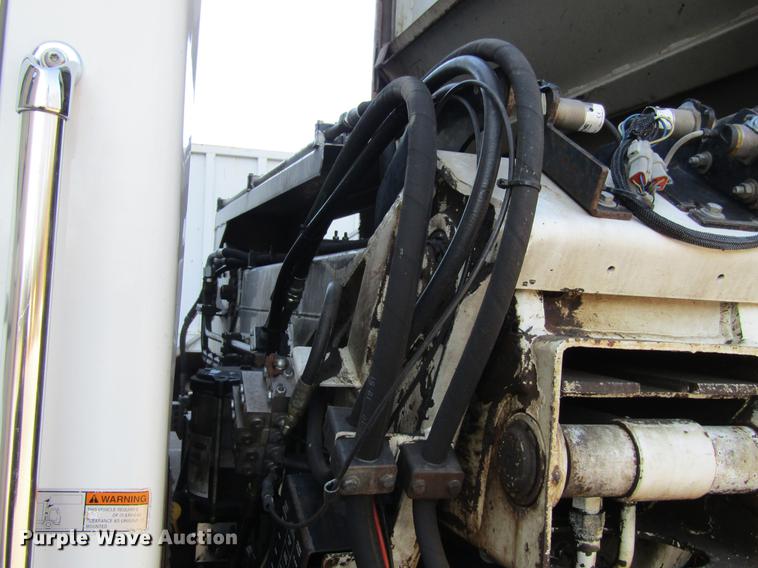 image for item EU9524 2006 International 7400 refuse truck