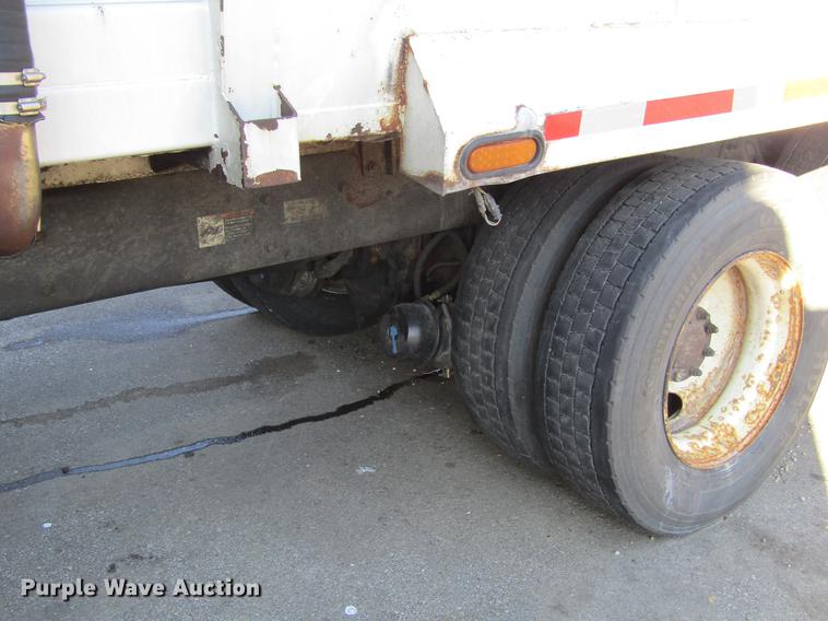 image for item EU9524 2006 International 7400 refuse truck