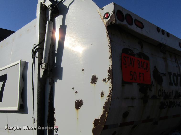 image for item EU9524 2006 International 7400 refuse truck