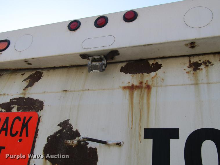 image for item EU9524 2006 International 7400 refuse truck